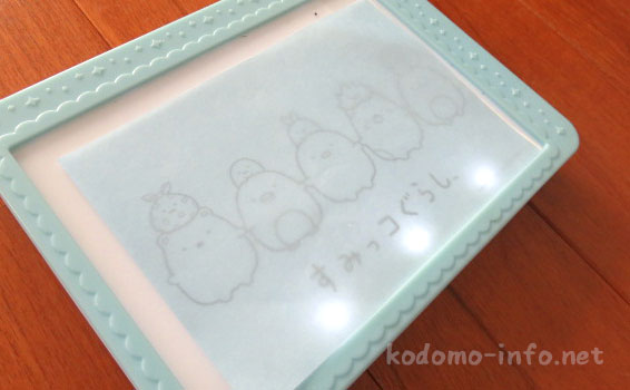 すみっコぐらしの「うつしえライトボックス」